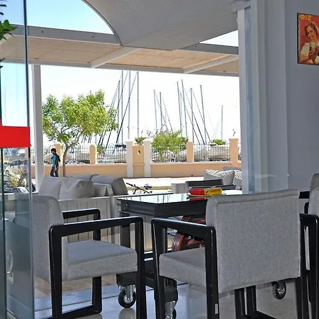 Hotell Zephyros 3*