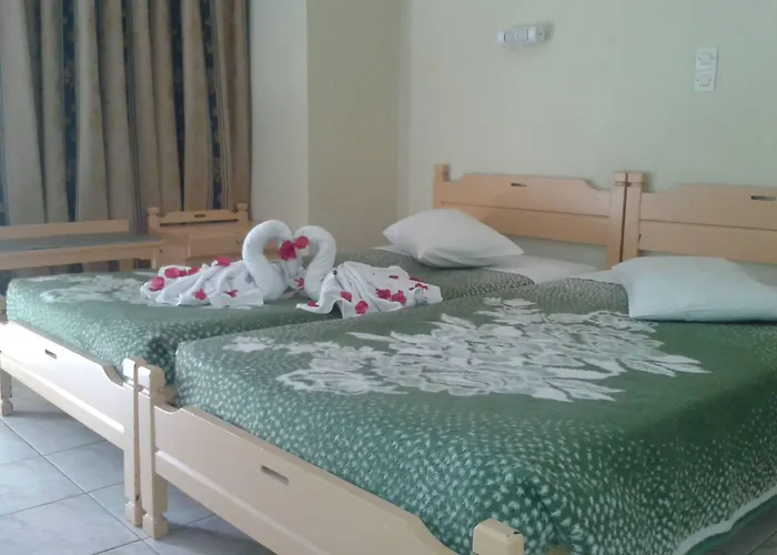 Готель Zephyros 3*