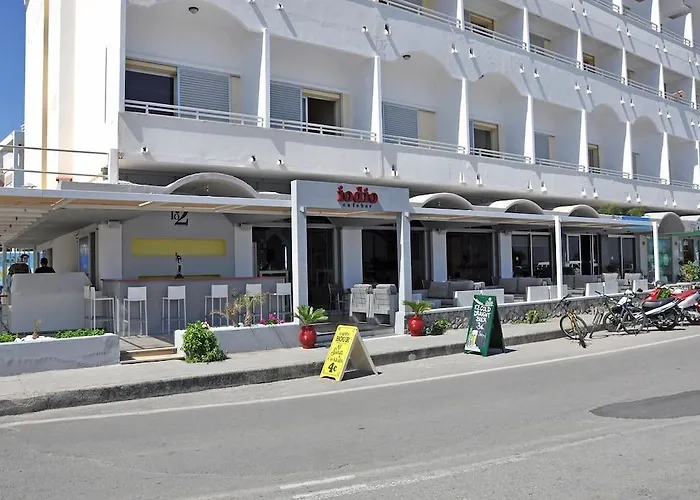 Zephyros Готель