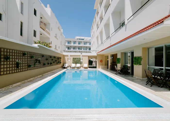 Готель Zephyros 3*