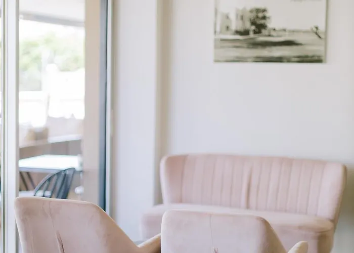 Готель Zephyros 3*