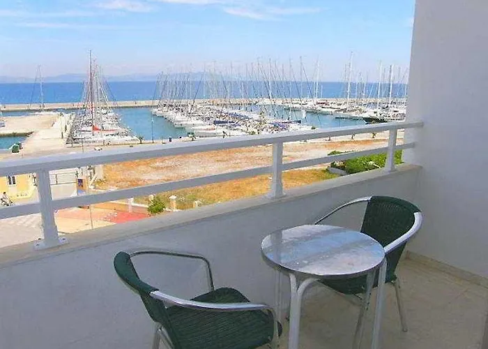 Zephyros Готель